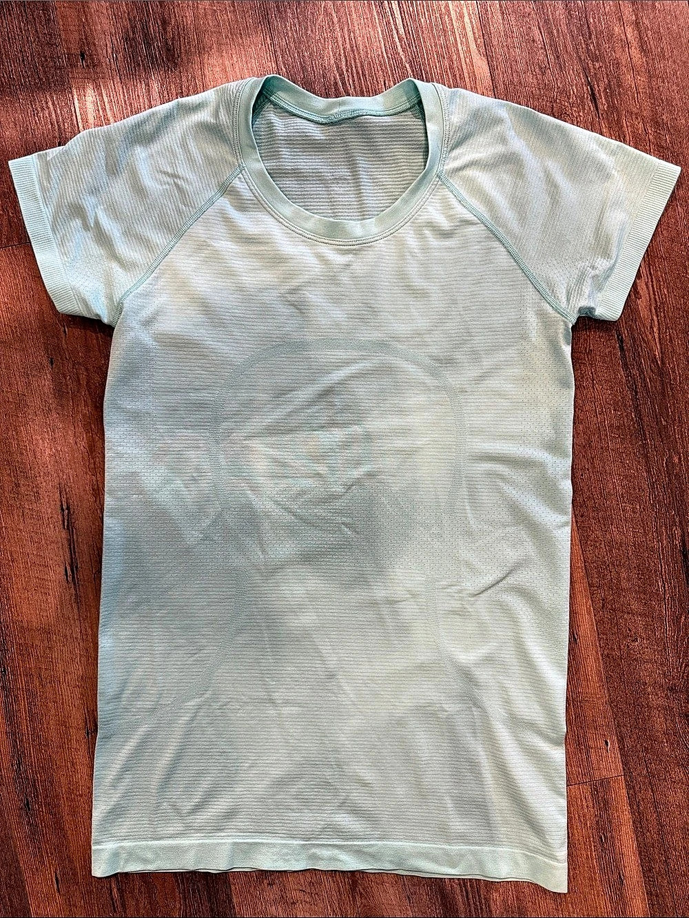 Lululemon Swiftly Tech Short-Sleeve Shirt 2.0 Short Sleeve Tee in teal Size 8